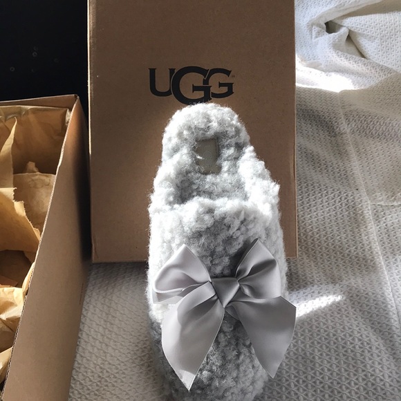 Ugg Slippers - Picture 2 of 7